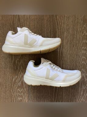 Veja Men’s Condor 2 Alveomesh Sneakers